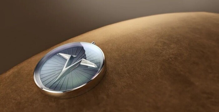 由红变灰，特斯拉更新LOGO，网友评论亮了